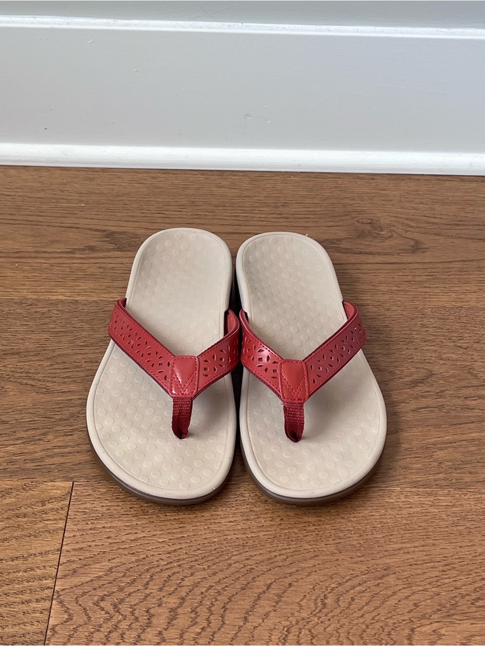 Vionic Casandra Orthotic Leather Trim Flip Flop Thong Sandals Size 9 Beige Red